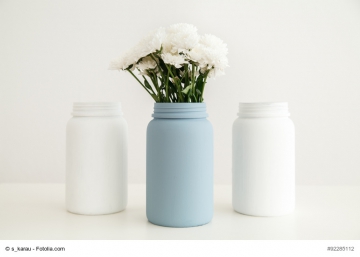 Weiße Kreidefarbe, einzigartige Akzente, Tipps & Trends im Landhausstil